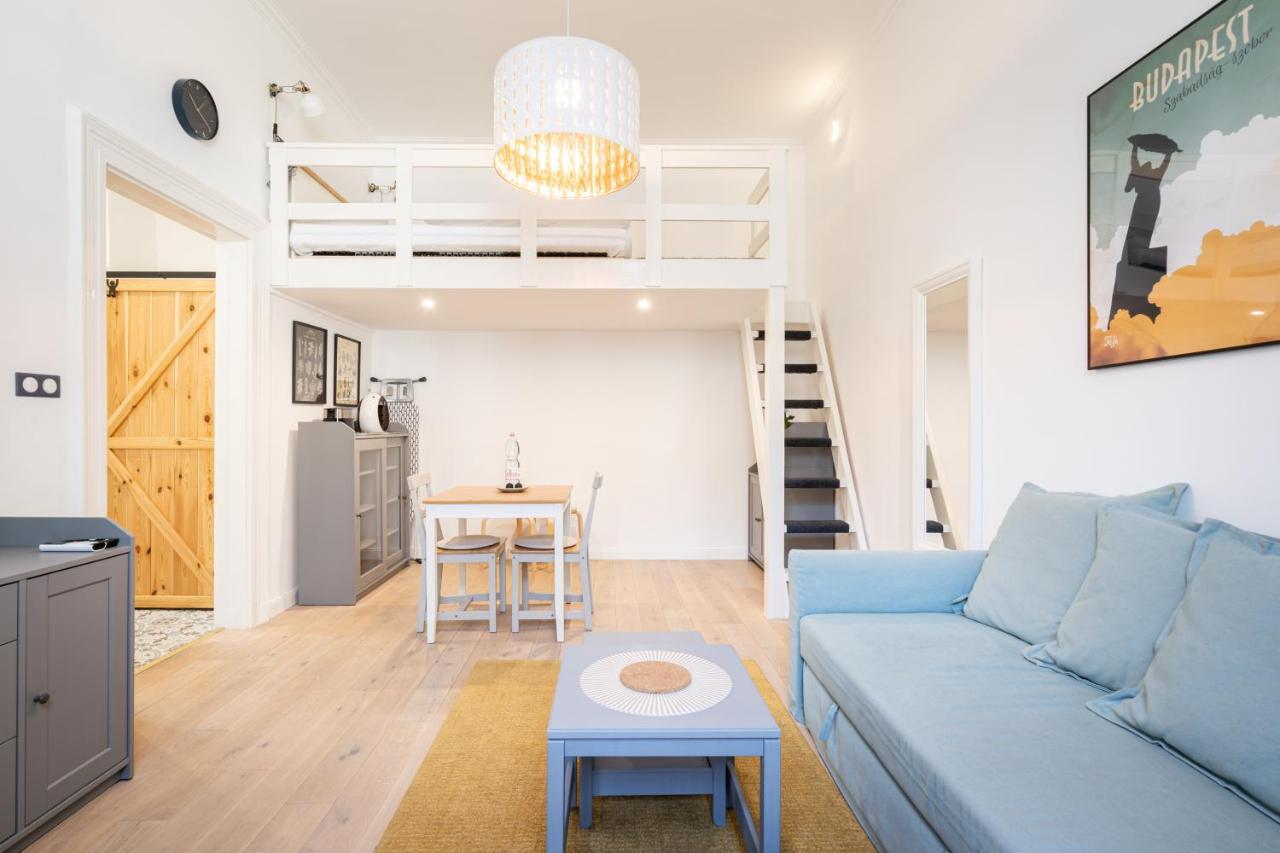 Youth Motive Studio With Gallery Βουδαπέστη Εξωτερικό φωτογραφία